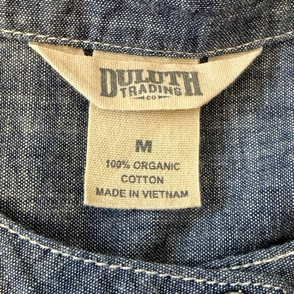 Duluth Trading Free Range Button Up Chambray Medium Blue Tunic Top M - Picture 4 of 5